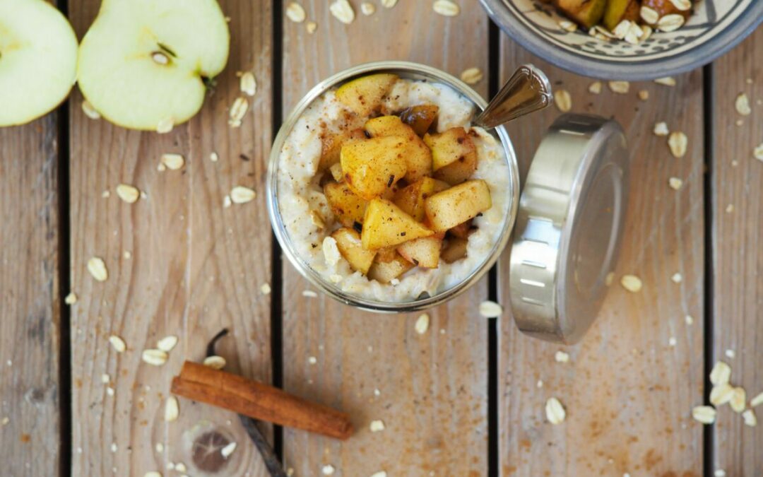 Apfel Zimt Porridge: wohlig warme Frühstücksidee für Kinder